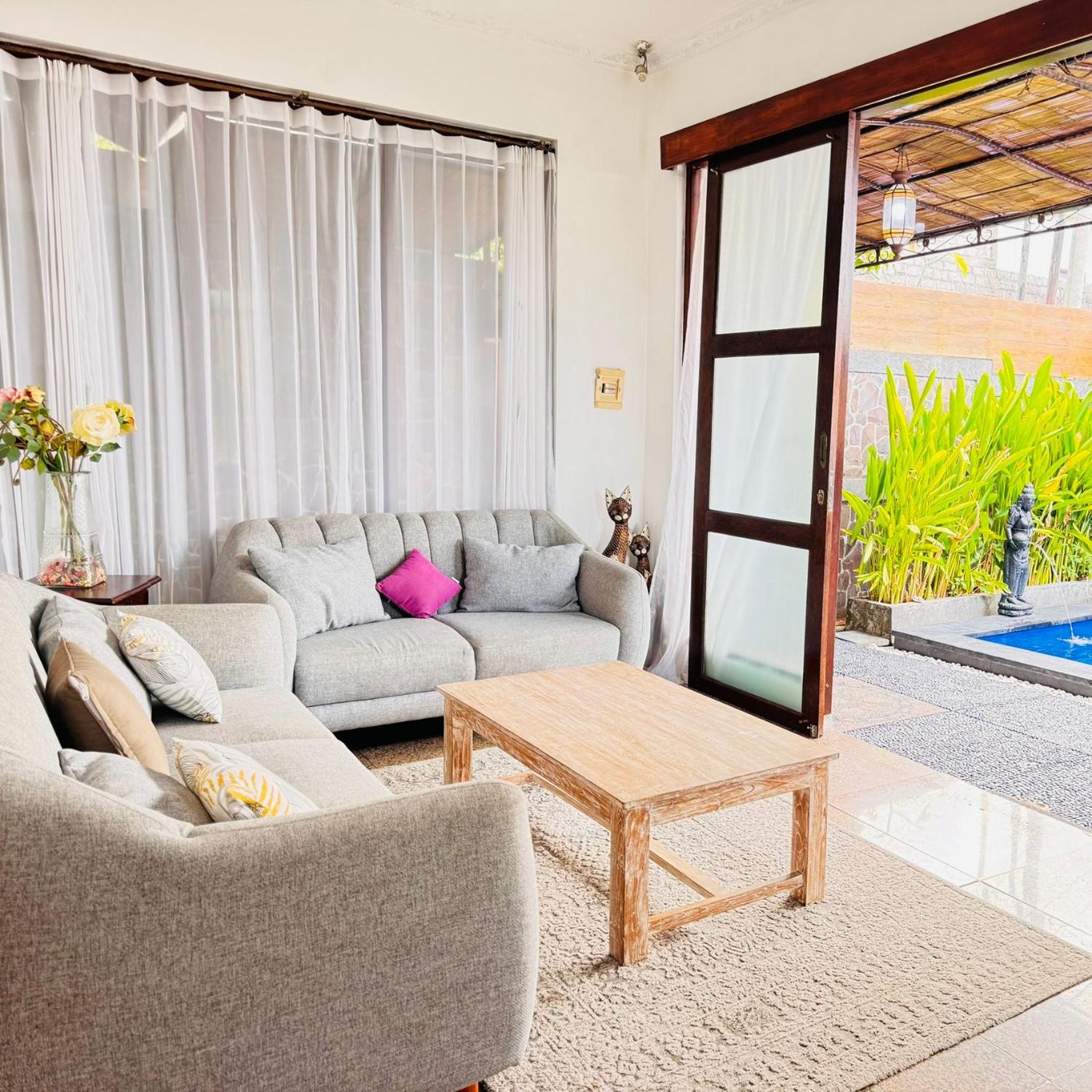 Giri Hill Homestay Nusa Dua  Exterior photo